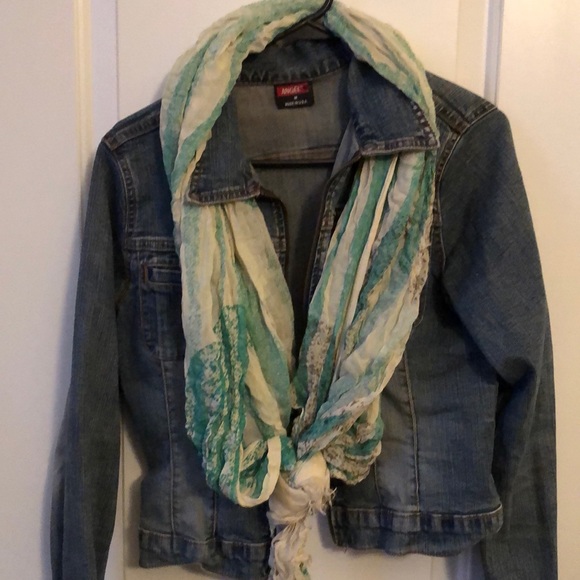 Scarf - Picture 1 of 3